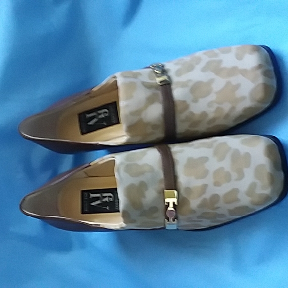 AJ Valencia womens 11 W Pump Heels Print and Brown with Gold color accent strap - Picture 2 of 16